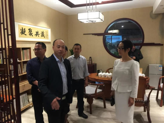 平阳茶业政协委员会客厅里,王丽峰说了这些新期盼…