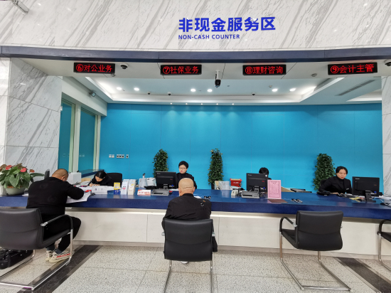 鹿城人社服务打包提速办,让群众省心又省力……