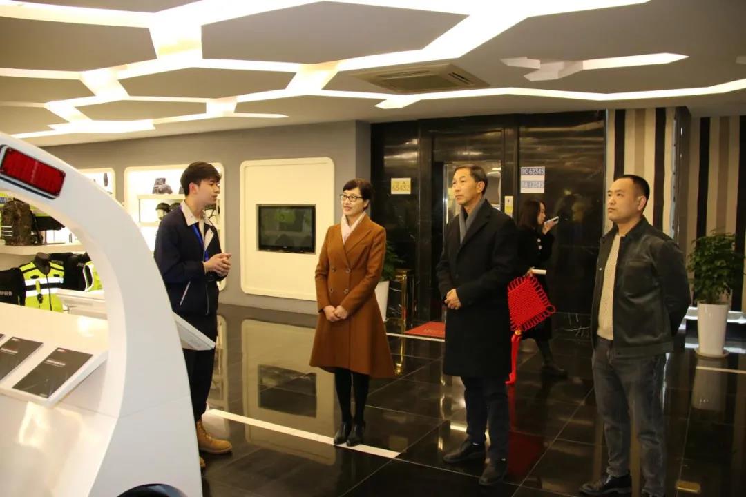 温州市侨联开展新春“三服务”进侨企活动