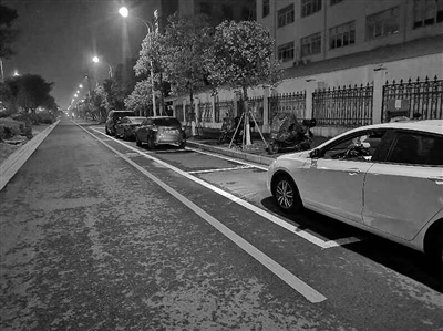 龙湾一公司被交警处罚 私自划了8个“停车位”