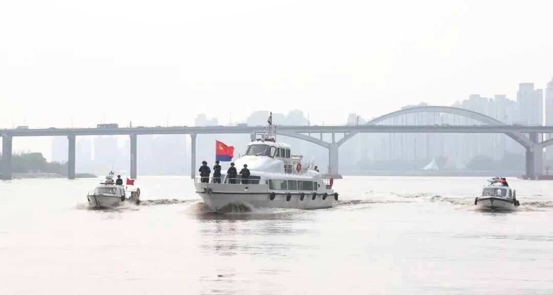 ��ͧ+���˻����Ⲩ��ˮ��ȫ�С��ݺ������ˣ�