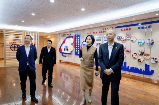 ʡ���������Ա������ϯ����һһ�����¿�չ�´��߷�ο�ʺ͵��л