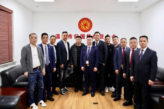 ���������Ī���Ȼ��������һ�е���������