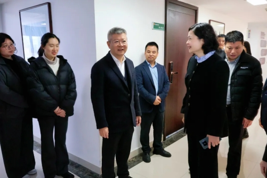 ��ί��ί��ͳս�����������´��߷�ο�����������ظɲ�