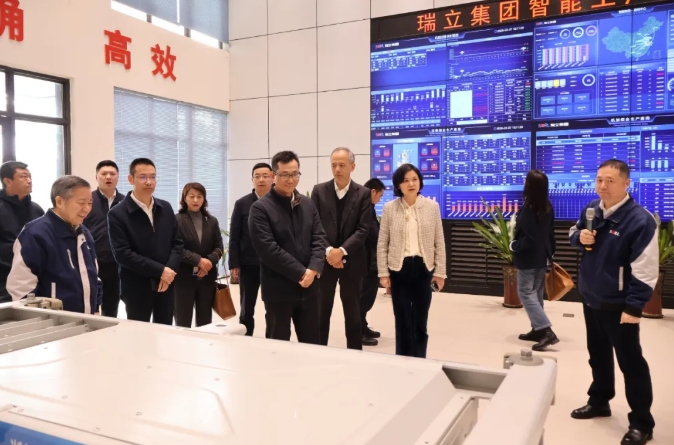 ����ʡ����������ǡ���ϯ�γ���һ�����µ���