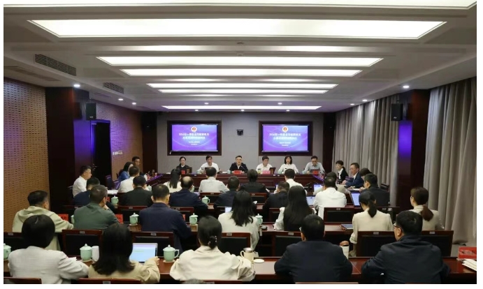 �����м��Ժ�ٿ�һ����ȫ�м����ذ참��Ч�������л�