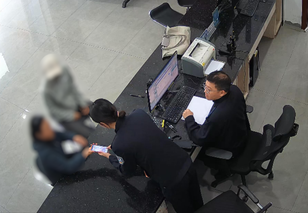 ���գ�һͨ�绰��580 ����ȫû��